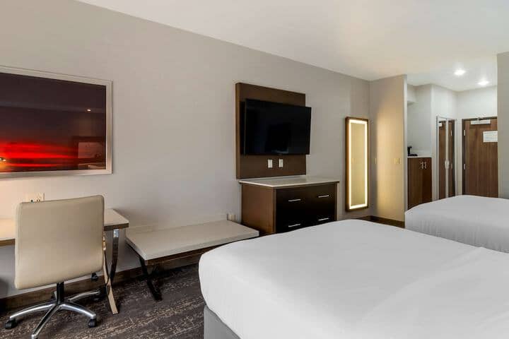 Room 16 of 44
