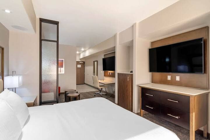 Room 10 of 44